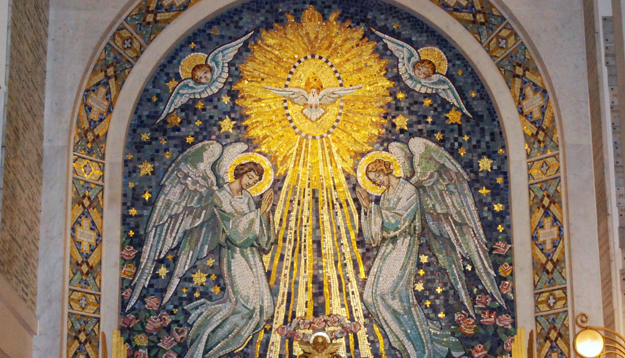 Hotel near the Chapel of Our Lady of the Miraculous Medal Paris